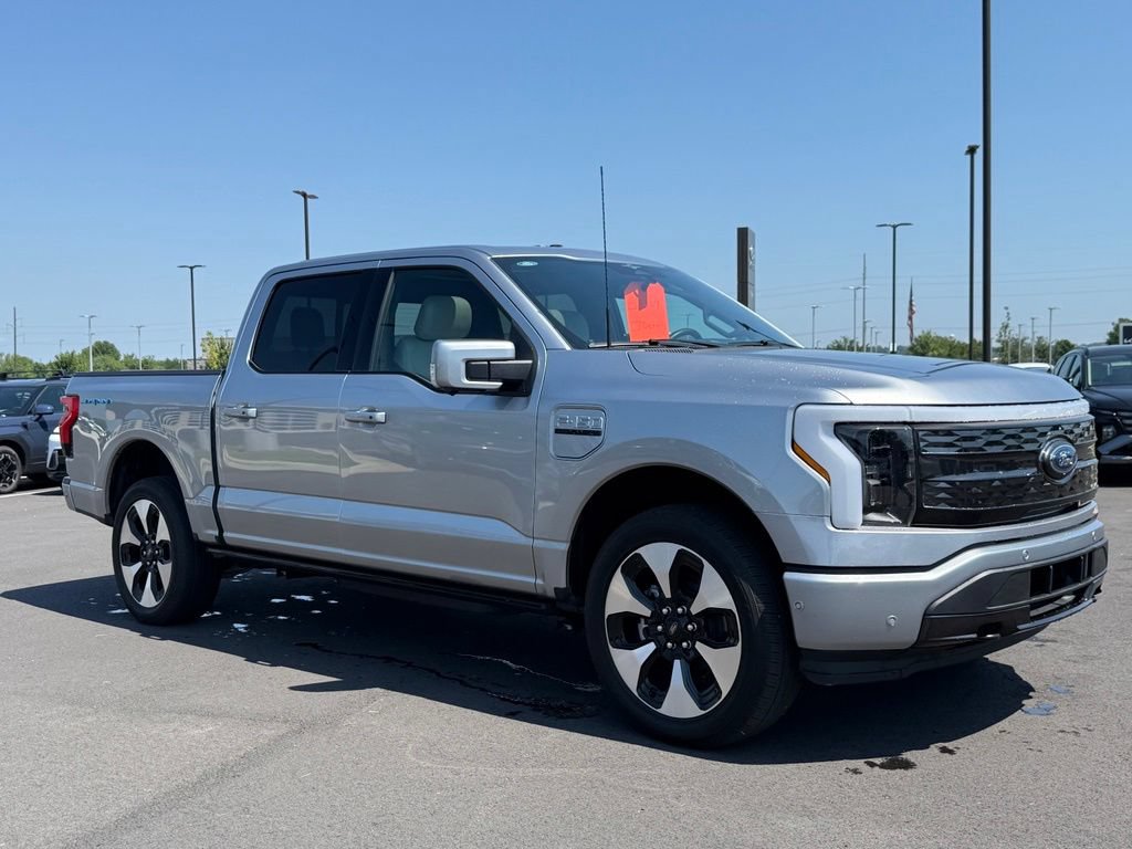 Used 2023 Ford F150 Lightning Platinum AWD/4WD image 3
