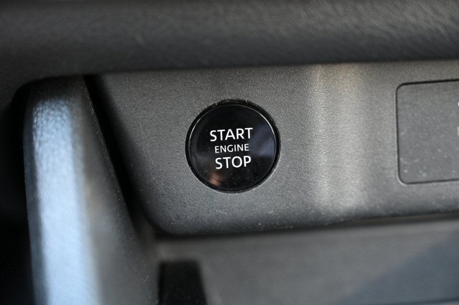 Used 2024 Nissan Rogue S FWD image 24