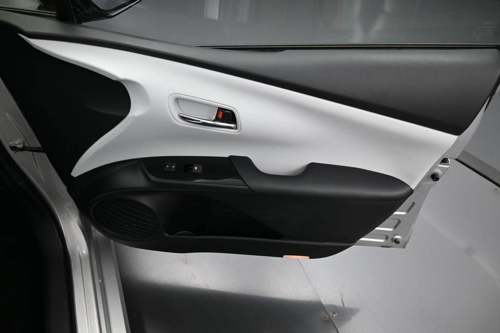 Certified 2018 Toyota Prius Four w/ Advanced Technology Package FWD image 35