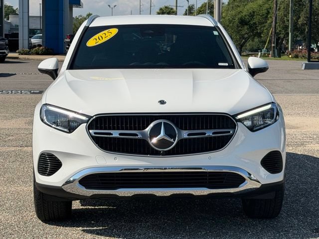 Used 2025 Mercedes-Benz GLC 300 4MATIC image 2