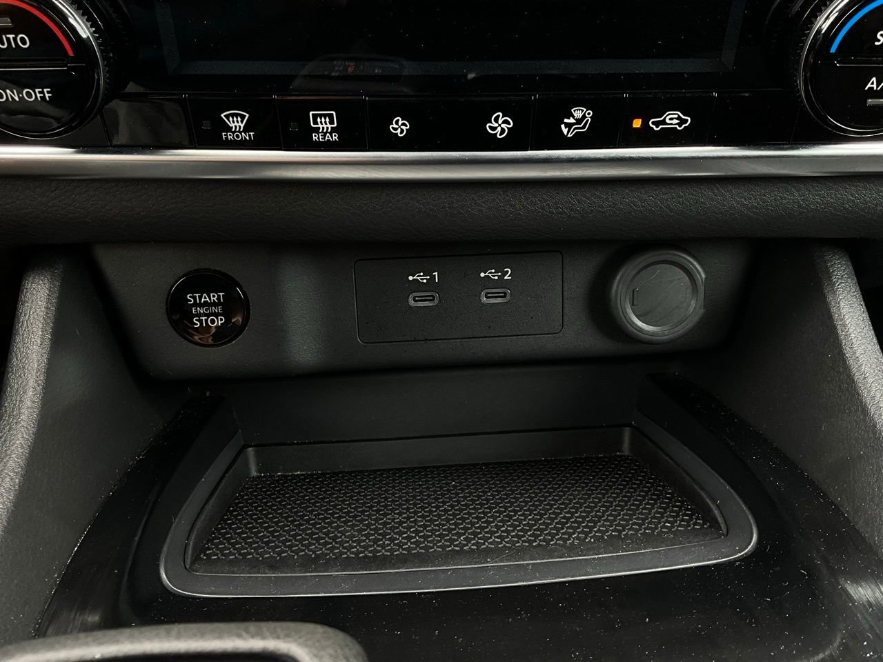 Used 2025 Nissan Rogue SV image 25