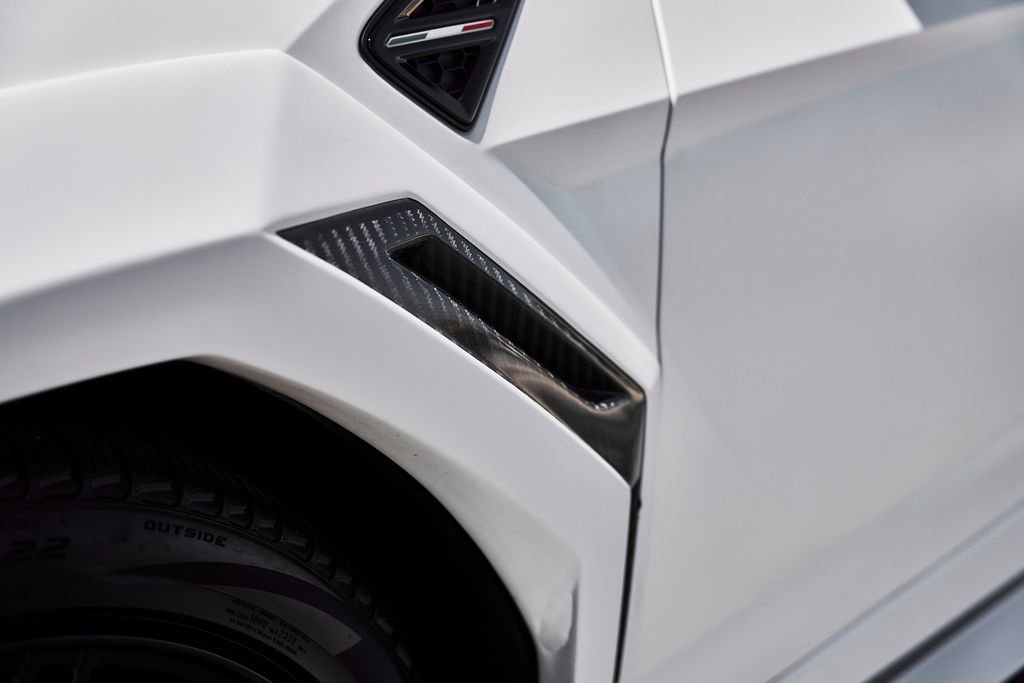 Used 2019 Lamborghini Urus AWD/4WD image 11