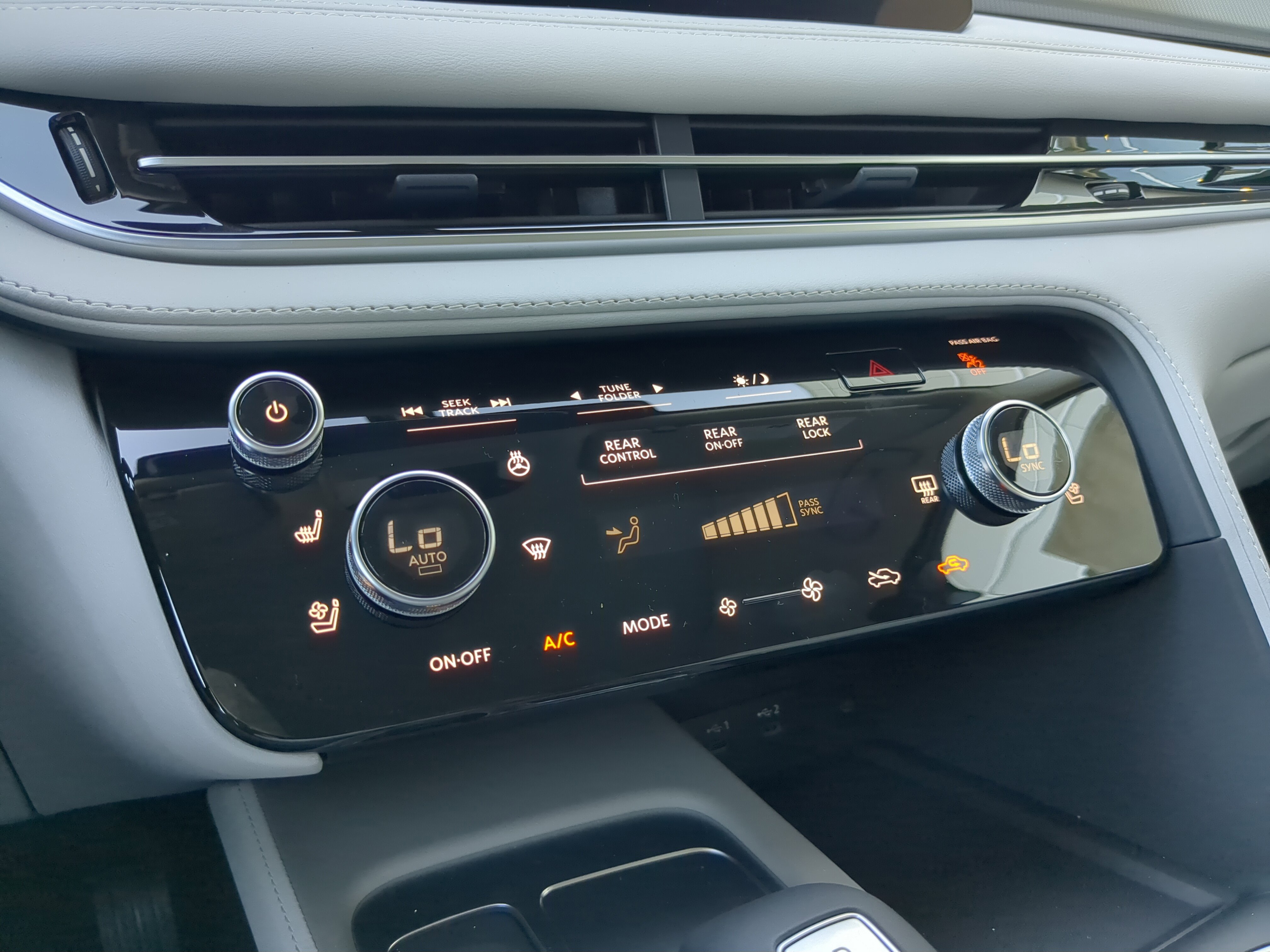 New 2026 INFINITI QX60 Luxe w/ Cargo Package image 25