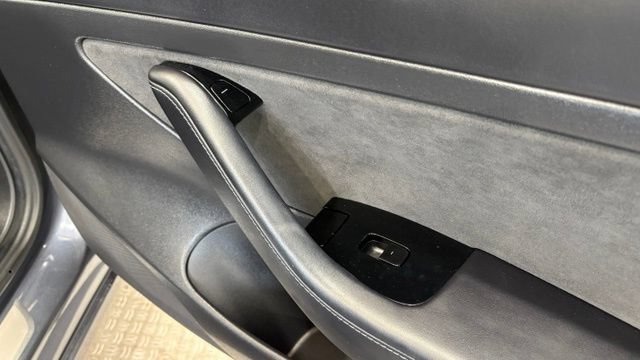 Used 2020 Tesla Model 3 Standard Range Plus RWD image 22