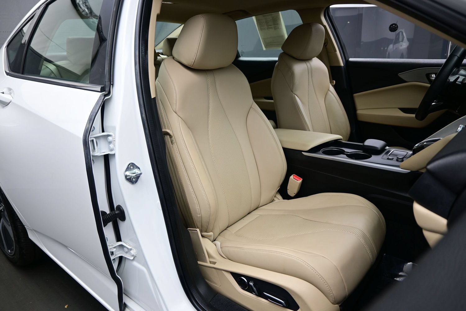 Used 2024 Acura TLX w/ Technology Package FWD image 17