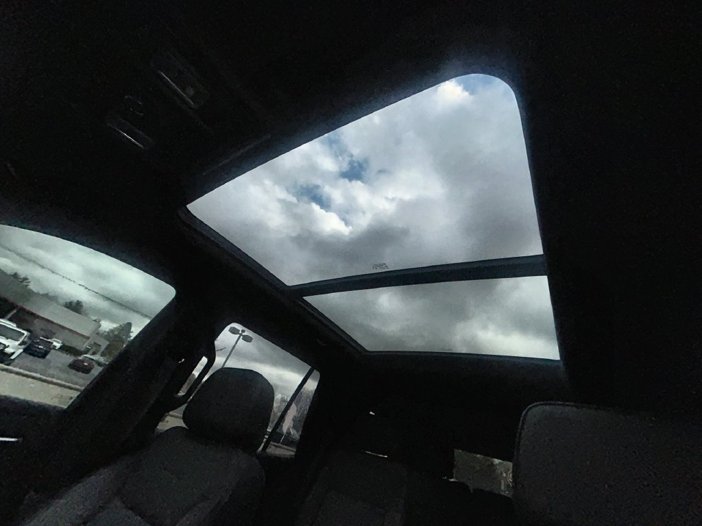 Used 2023 GMC Yukon Denali AWD/4WD image 28