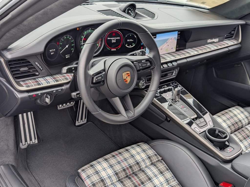 Certified 2025 Porsche 911 Turbo AWD/4WD image 4