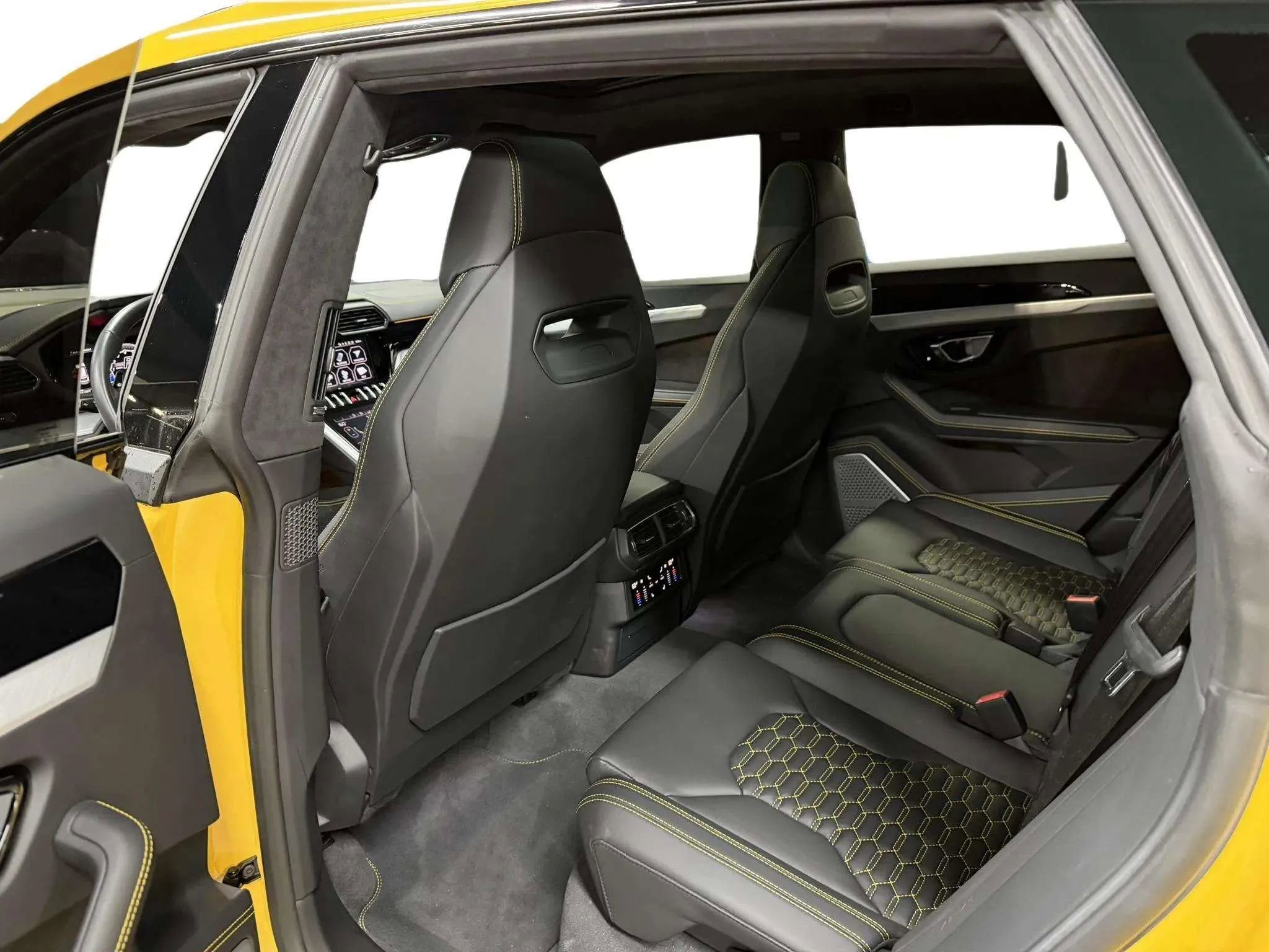 Used 2020 Lamborghini Urus image 14