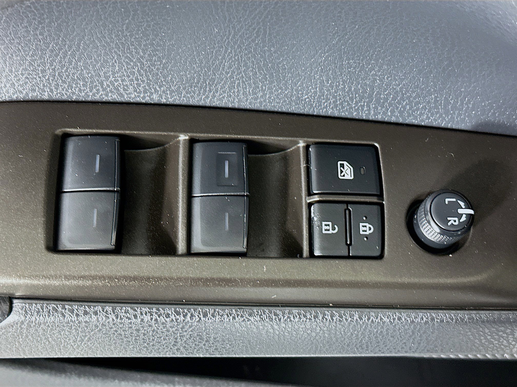 Used 2023 Toyota Camry SE image 14