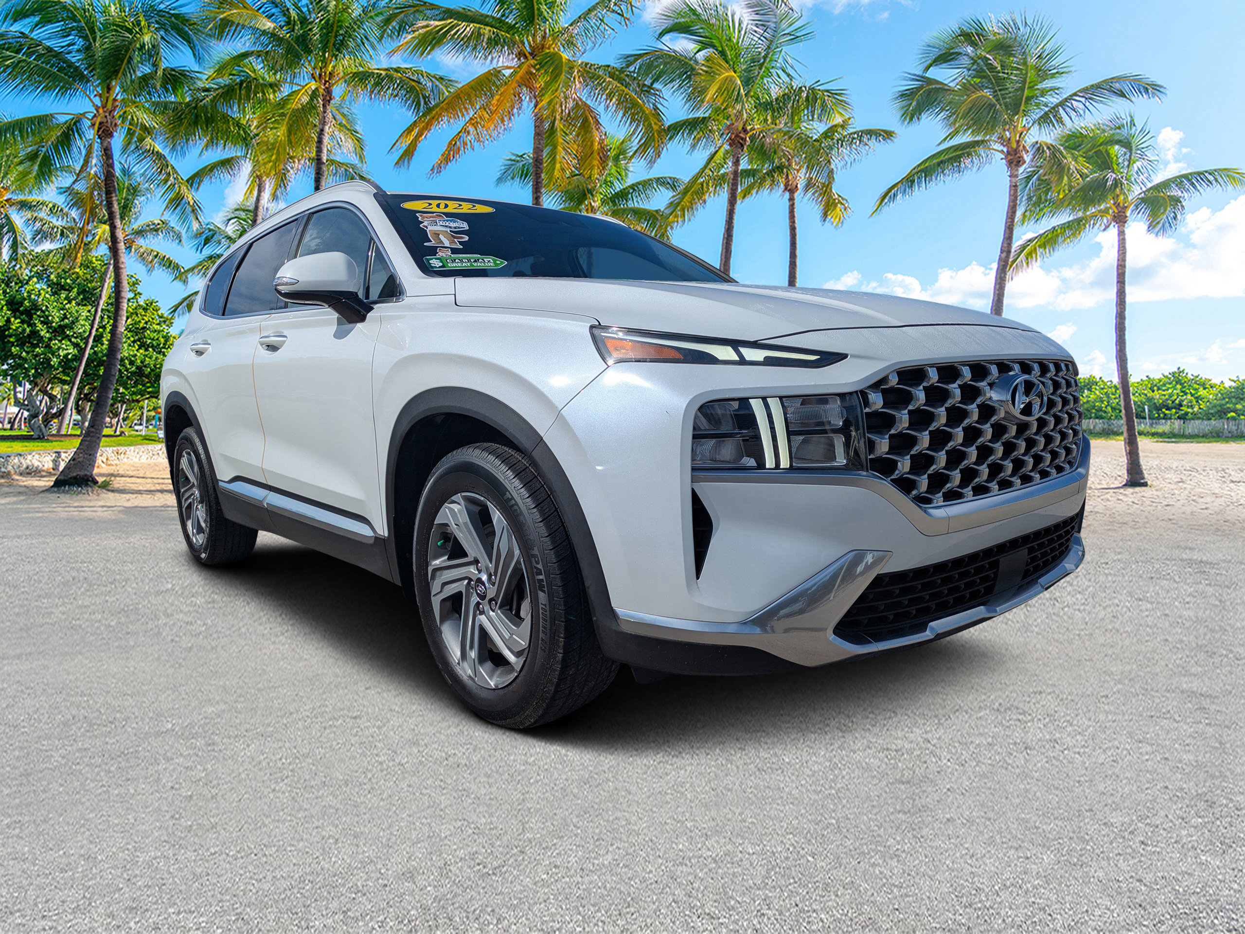 Used 2022 Hyundai Santa Fe SEL w/ Convenience Package FWD image 2