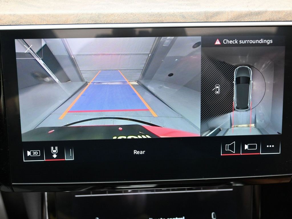 Used 2022 Audi e-tron Premium Plus w/ Premium Plus Package image 23