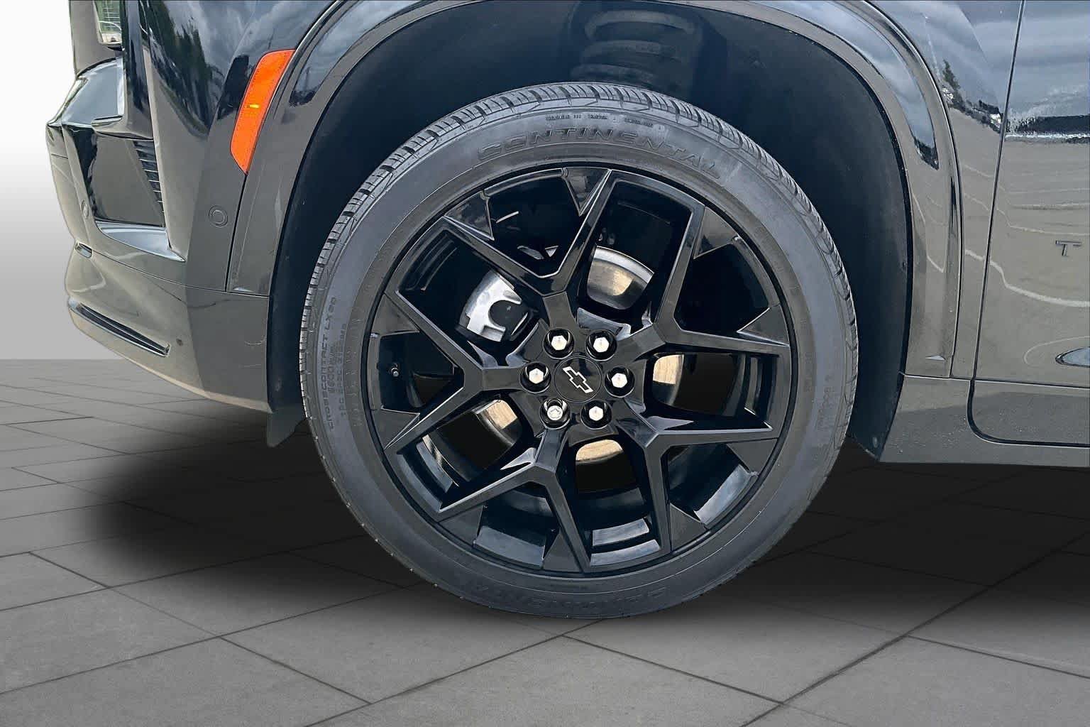 Used 2025 Chevrolet Traverse RS w/ LPO, Floor Liner Package FWD image 10