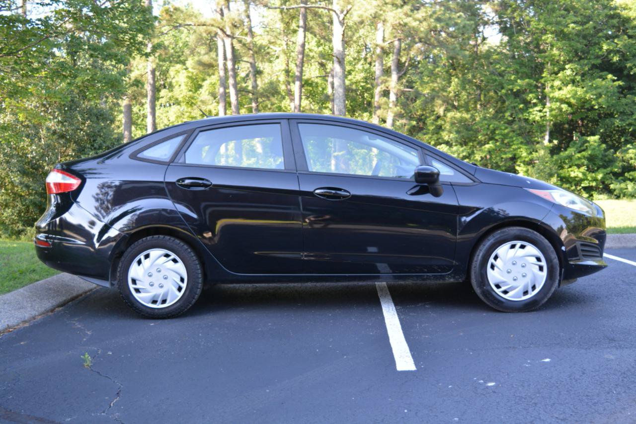 Used 2017 Ford Fiesta S FWD image 4