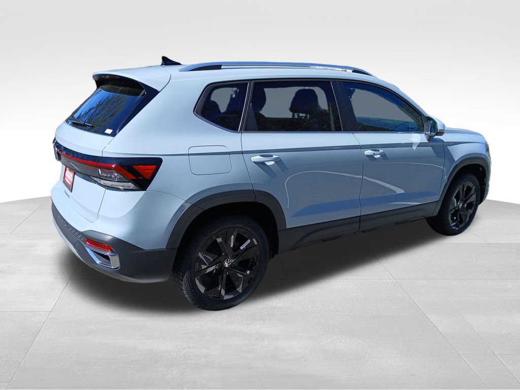 New 2026 Volkswagen Taos SE FWD image 5