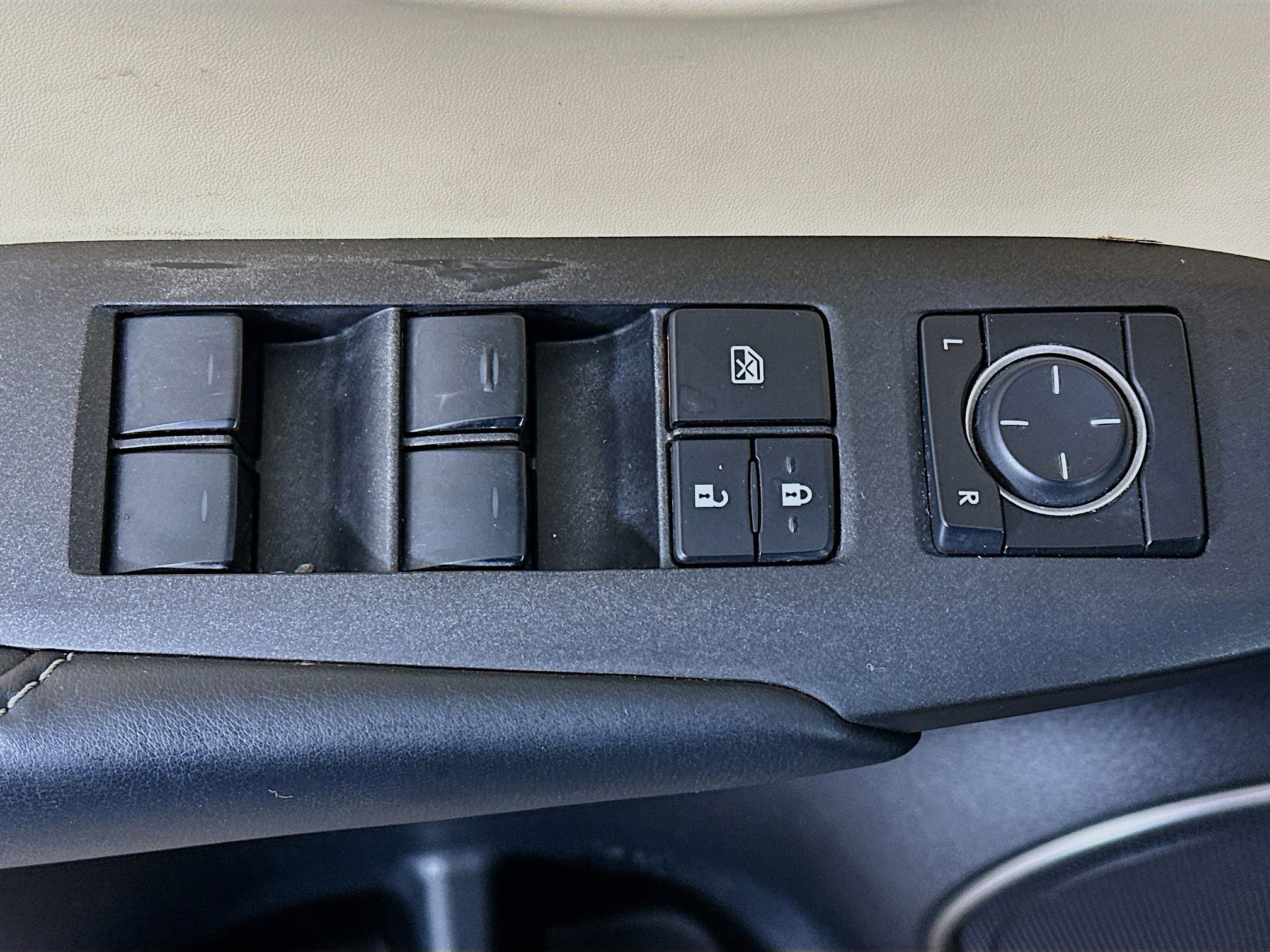 Used 2016 Lexus NX 300h AWD image 15