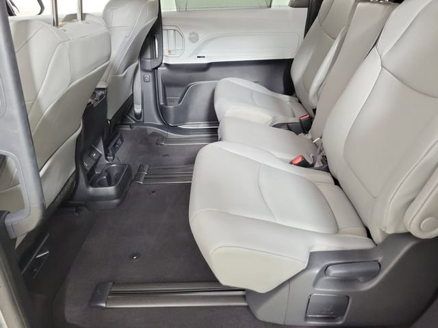 Used 2025 Toyota Sienna XLE w/ XLE Plus Package image 12