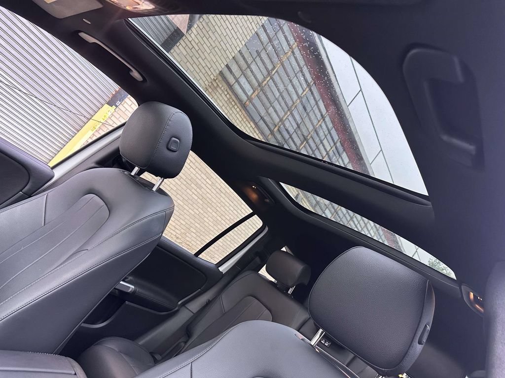 Used 2023 Mercedes-Benz GLB 250 4MATIC image 14
