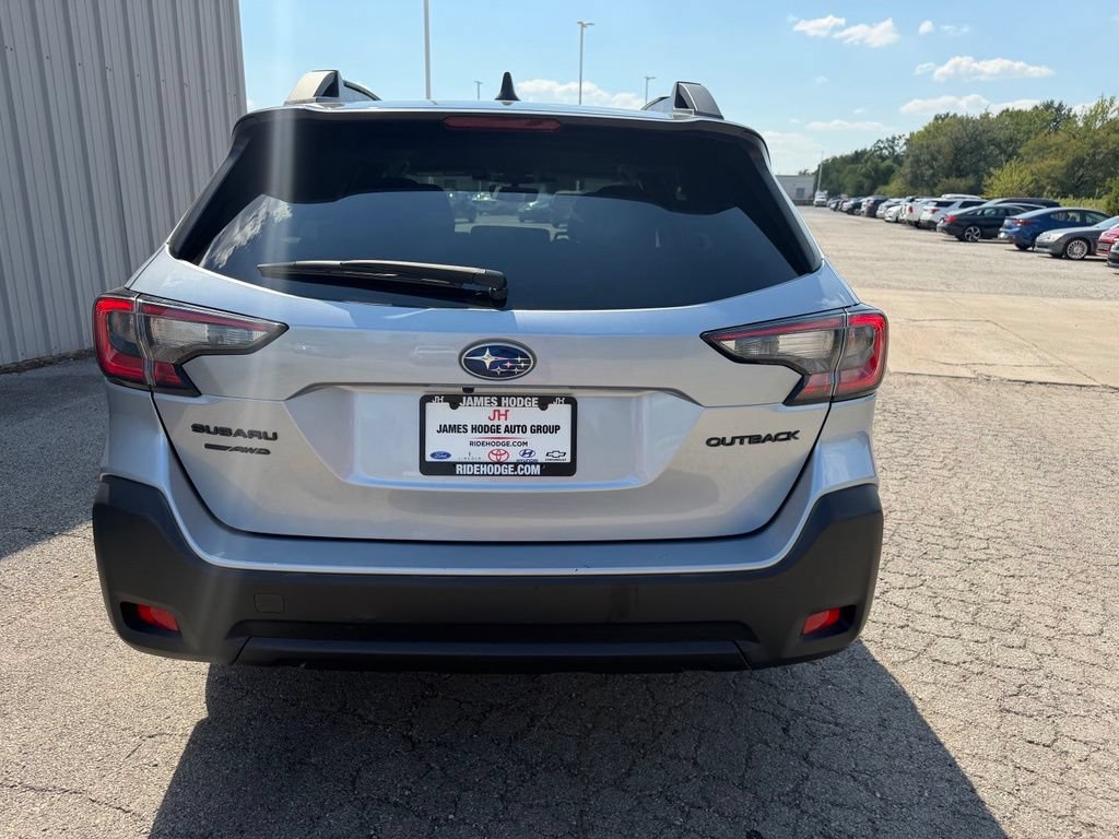 Used 2023 Subaru Outback Onyx Edition AWD/4WD image 6