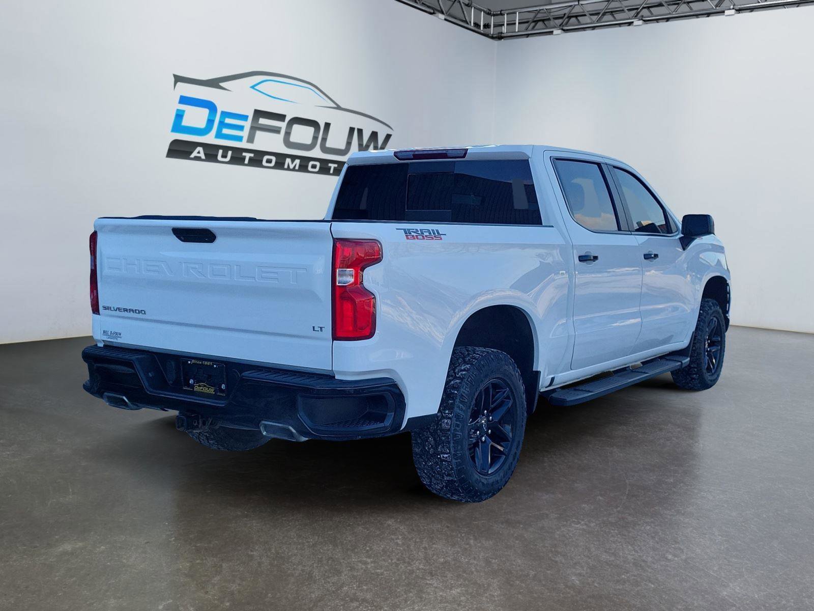 Used 2021 Chevrolet Silverado 1500 LT Trail Boss w/ Convenience Package II image 3