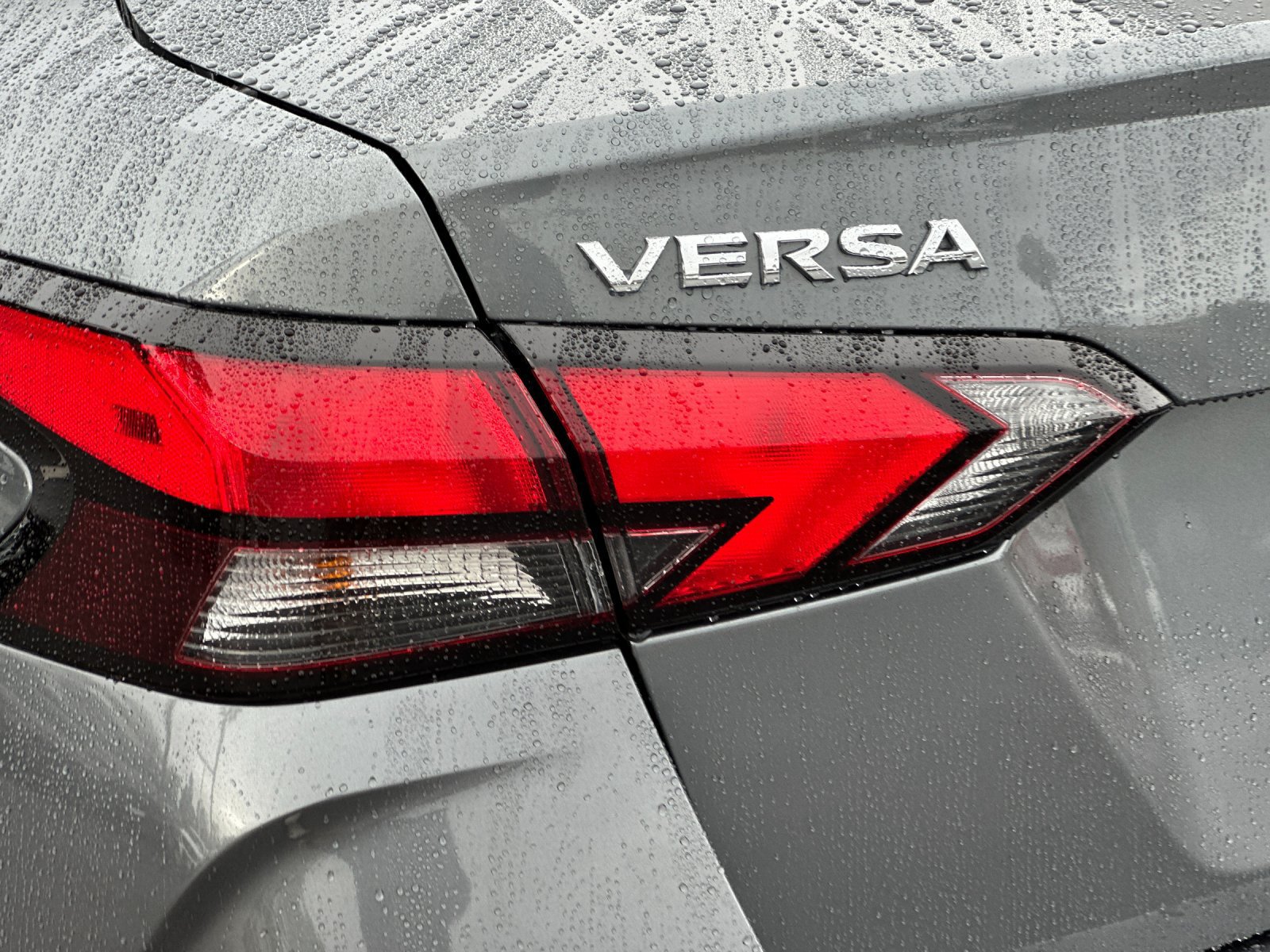Used 2025 Nissan Versa SV FWD image 23