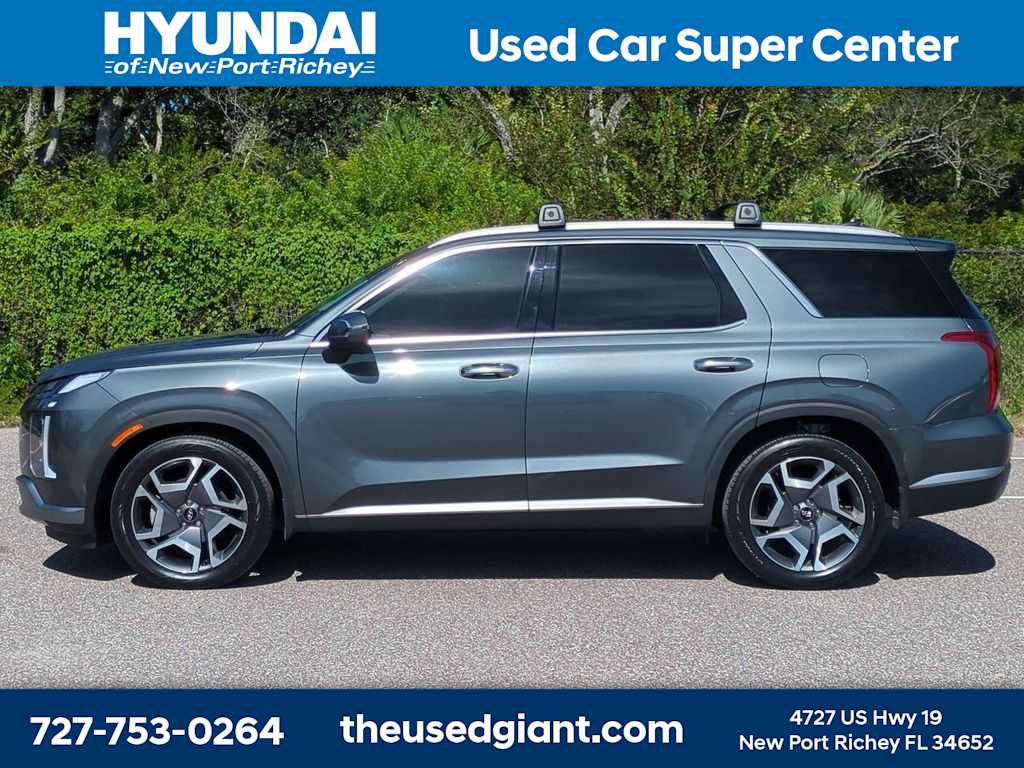 Used 2024 Hyundai Palisade SEL w/ Premium Package FWD image 2