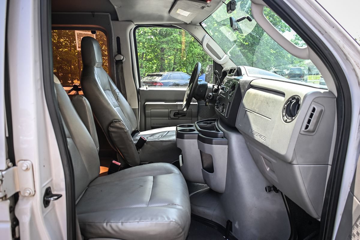 Used 2010 Ford E-250 and Econoline 250 RWD image 17