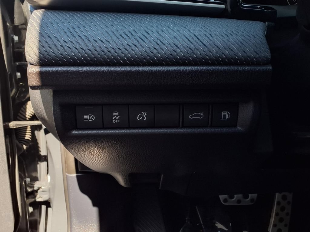 Used 2025 Toyota Camry SE FWD image 15