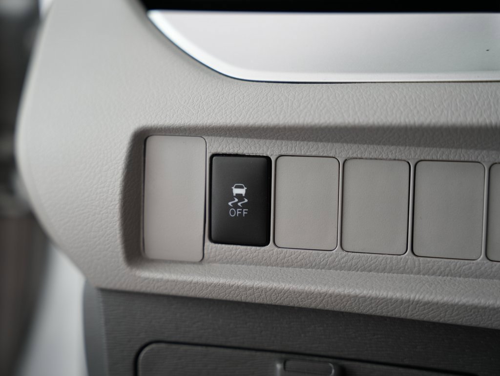 Used 2015 Toyota Sienna L image 44