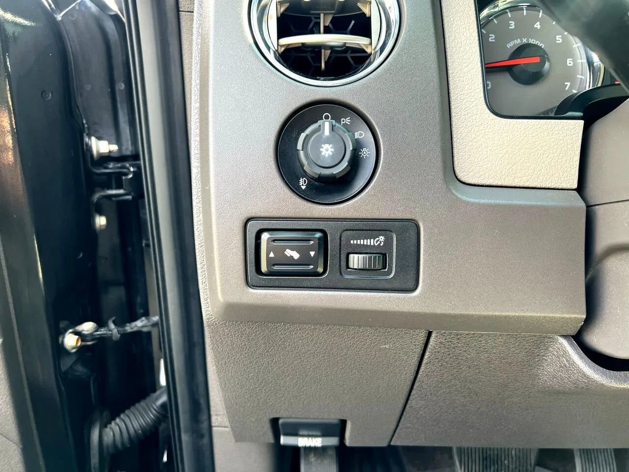 Used 2010 Ford F150 XLT image 15