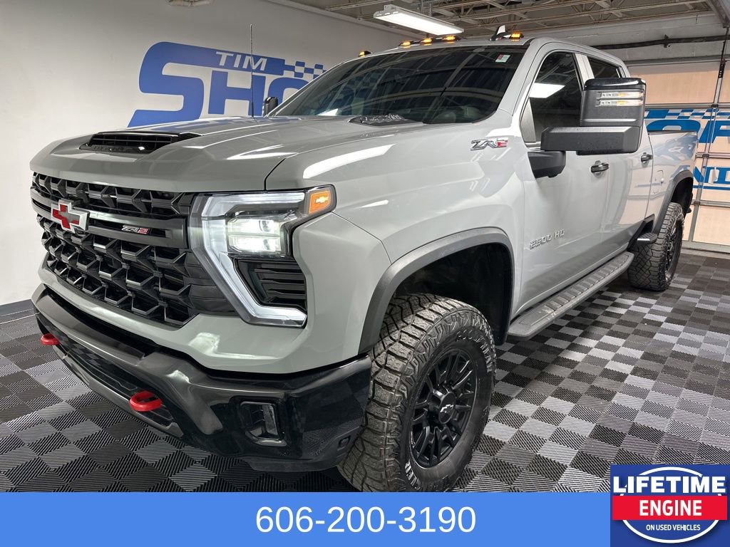 Used 2024 Chevrolet Silverado 2500 ZR2 w/ Technology Package image 1