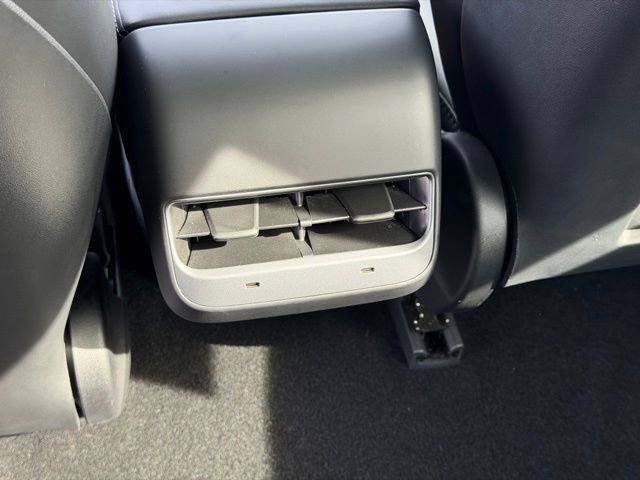 Used 2023 Tesla Model 3 Standard Range image 17