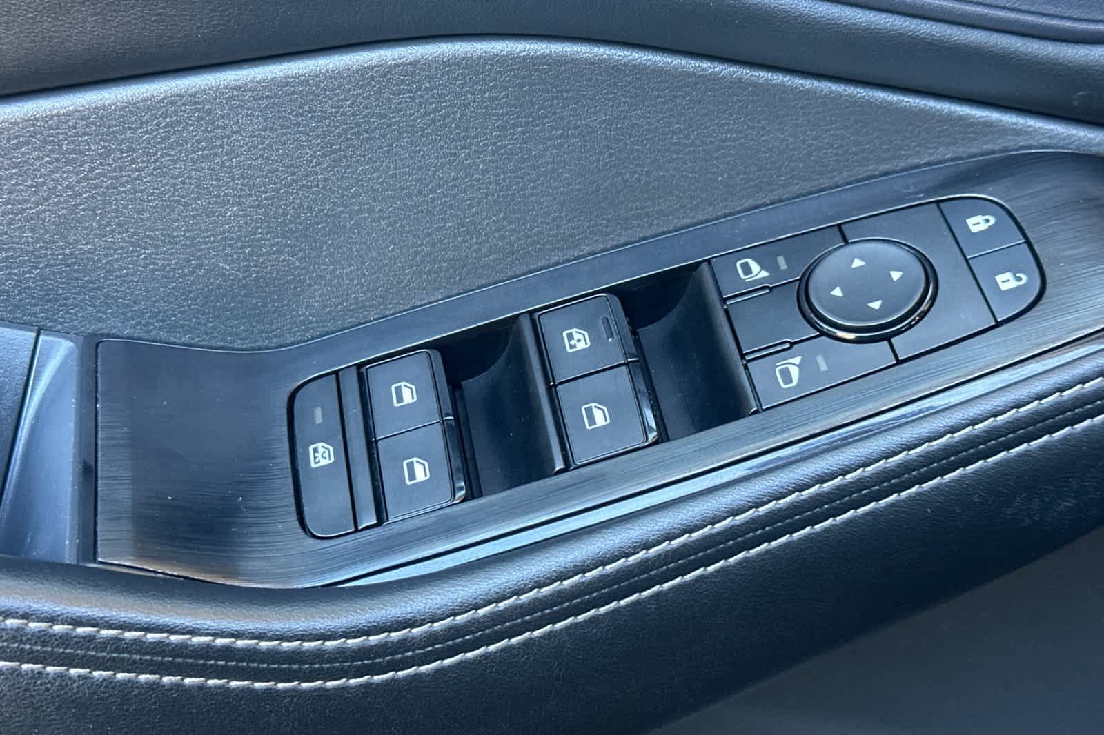 Used 2024 Nissan Rogue SV AWD/4WD image 13