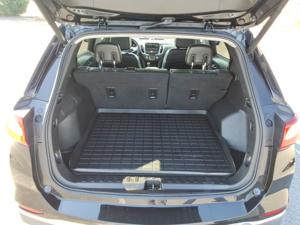 Used 2018 Chevrolet Equinox Premier FWD image 16