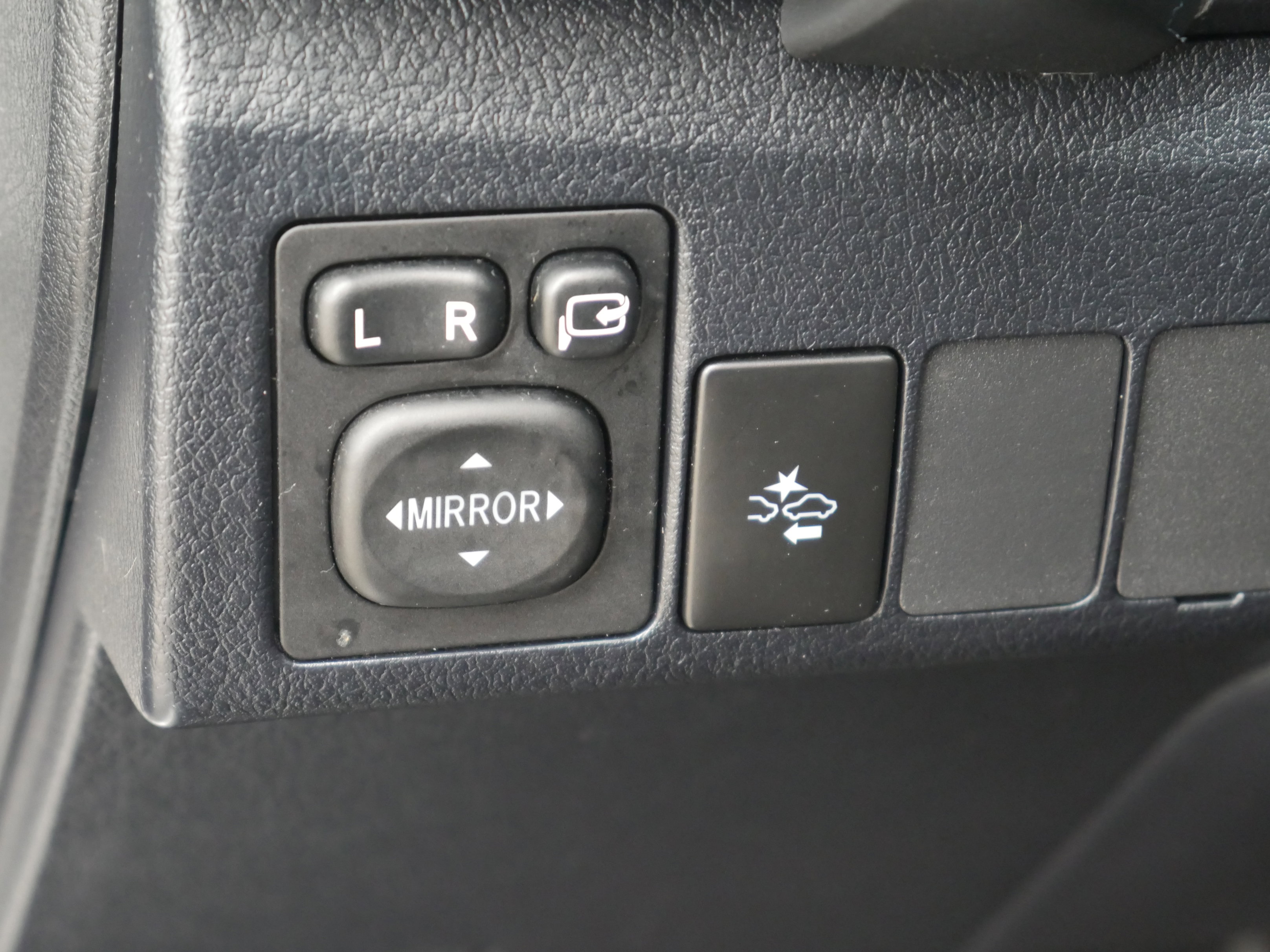 Used 2018 Toyota Corolla iM w/ All-Weather Mat Package FWD image 5