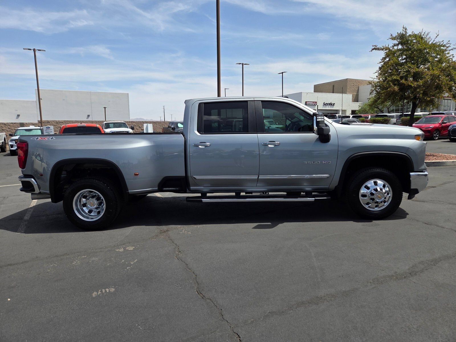 Used 2025 Chevrolet Silverado 3500 LT w/ Safety Package AWD/4WD image 7
