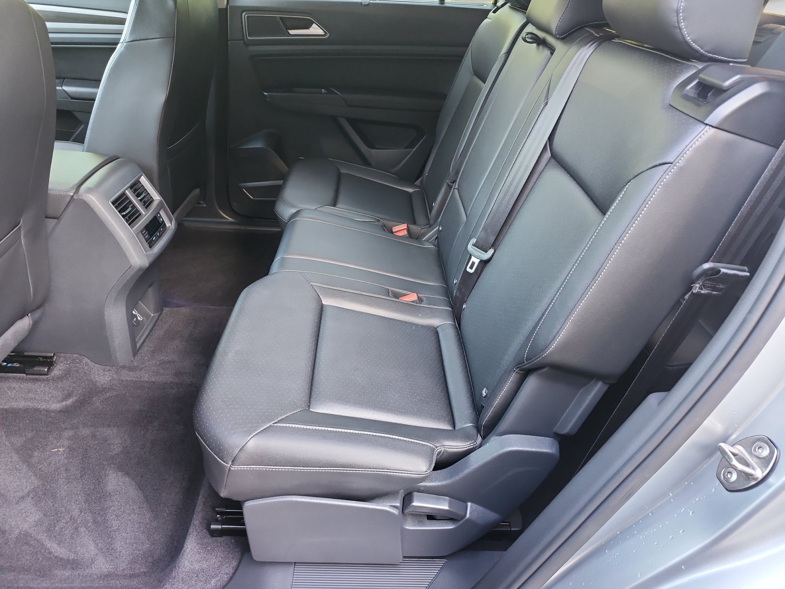 Used 2018 Volkswagen Atlas SE FWD image 14