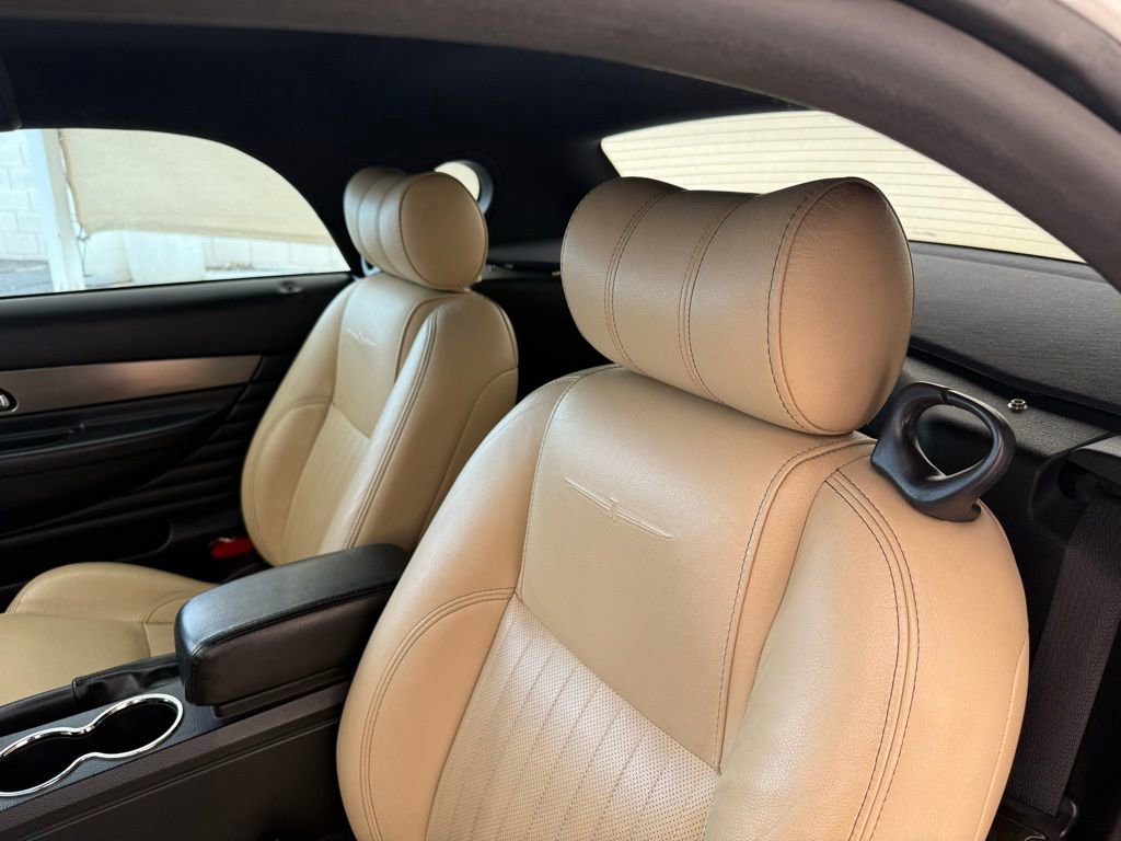 Used 2004 Ford Thunderbird image 25