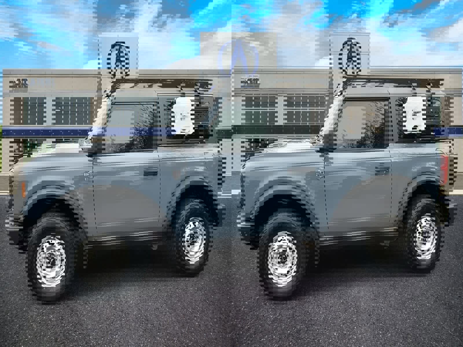 Used 2022 Ford Bronco 2-Door image 3