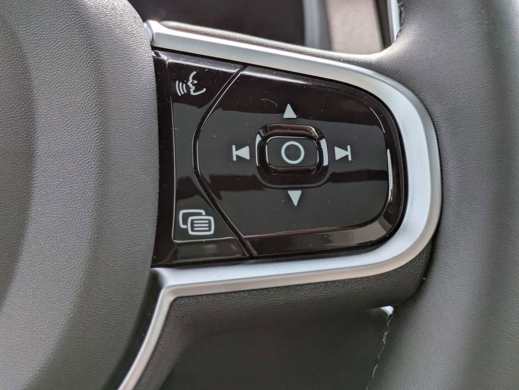 New 2026 Volvo XC90 B5 Core AWD/4WD image 30
