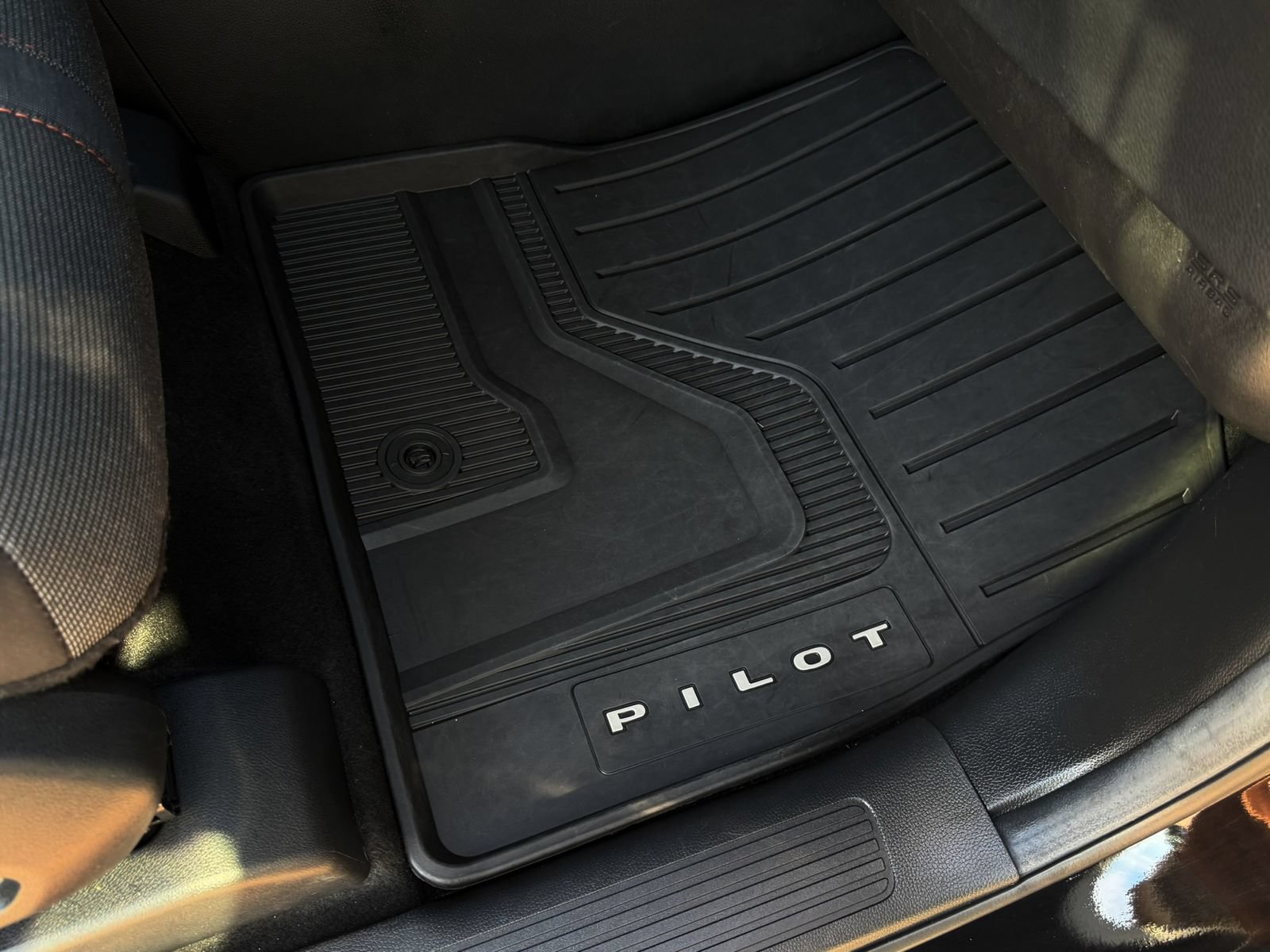 Used 2025 Honda Pilot Sport image 14