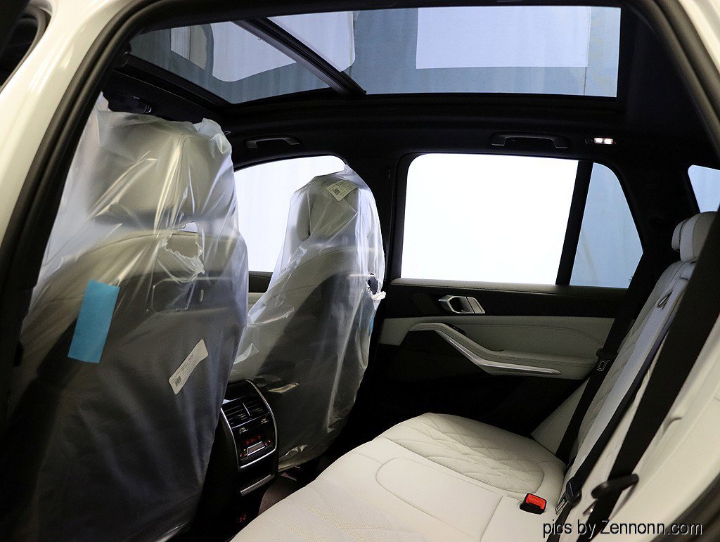 Used 2026 BMW X5 xDrive40i w/ Climate Comfort Package image 24