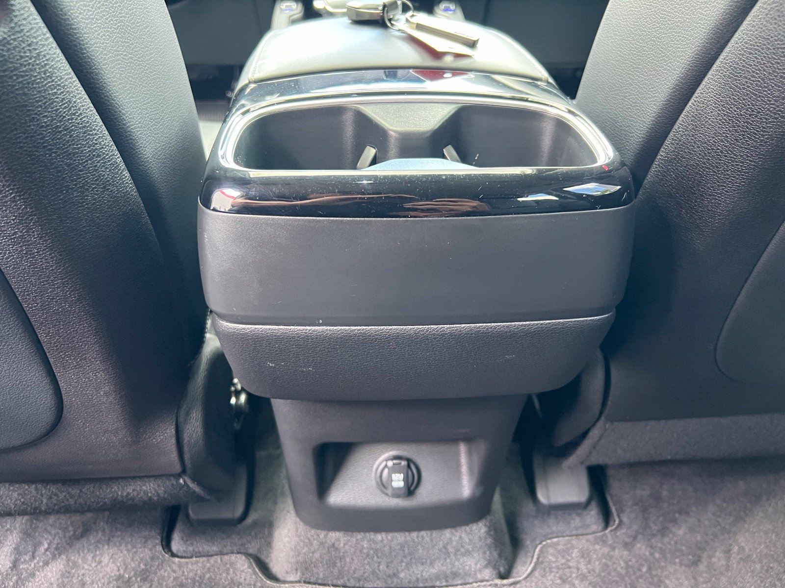 Used 2025 Kia Telluride EX w/ EX Captain's Chair Package FWD image 51