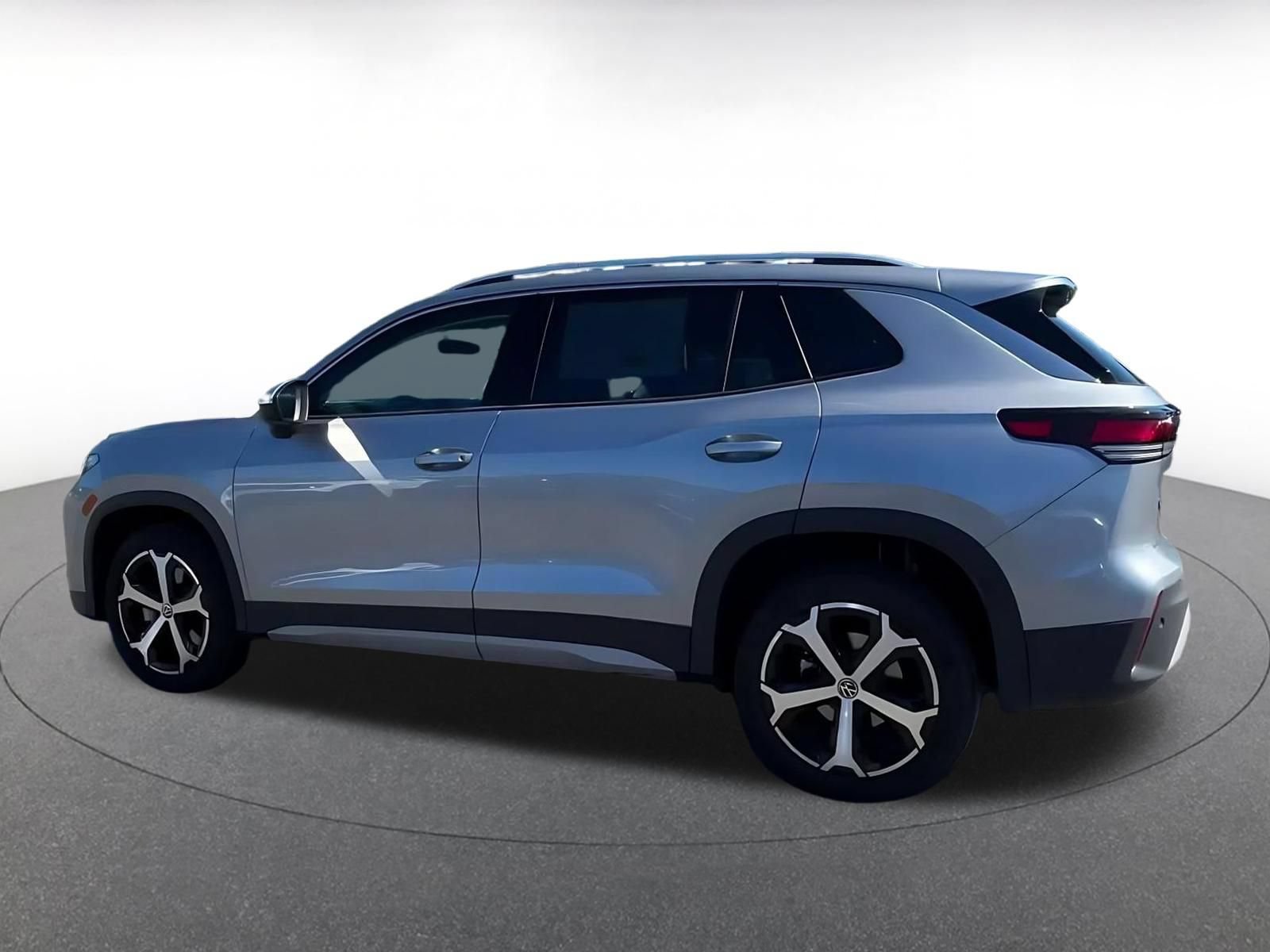 Used 2026 Volkswagen Tiguan SE AWD/4WD image 10