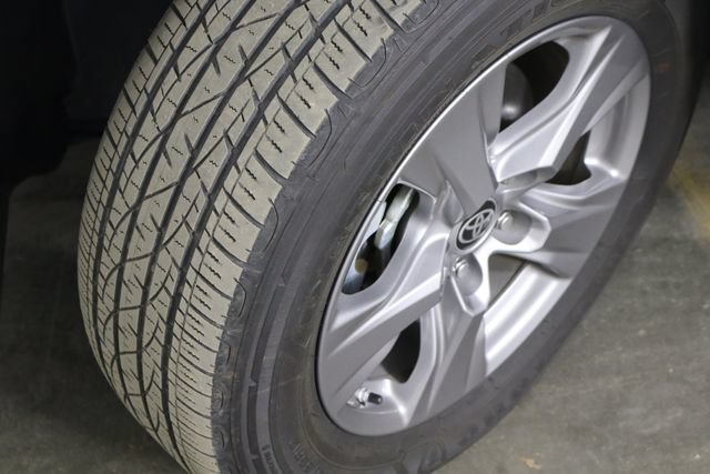 Used 2024 Toyota RAV4 LE AWD/4WD image 34