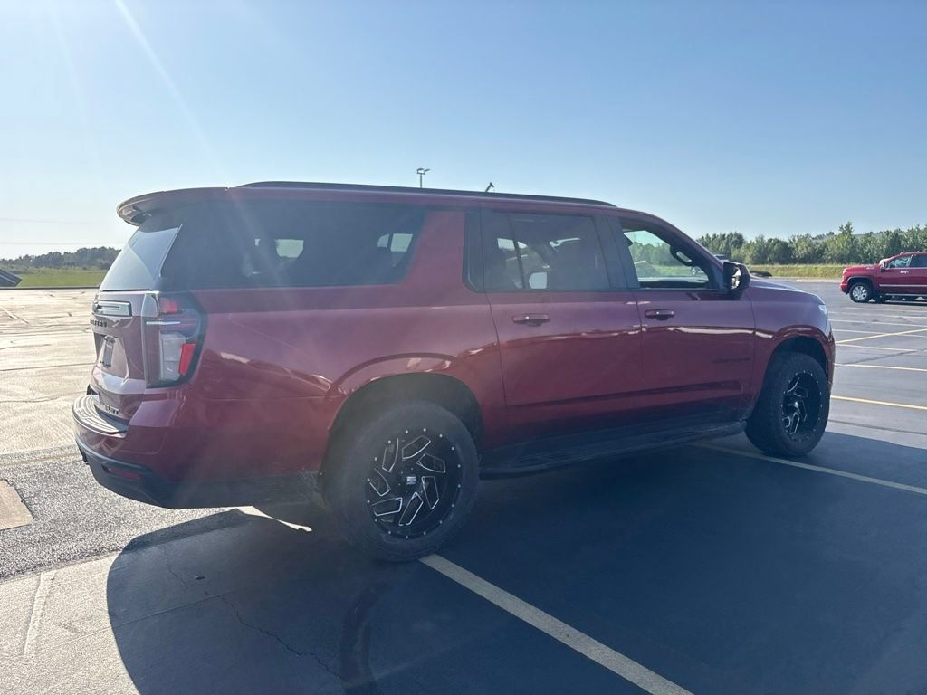 Used 2023 Chevrolet Suburban RST AWD/4WD image 9