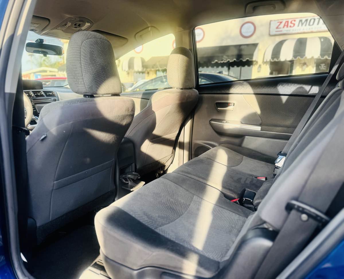 Used 2014 Toyota Prius V Two image 26