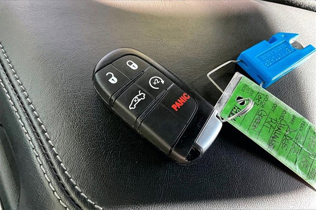 Used 2023 Dodge Challenger R/T w/ Plus Package image 29