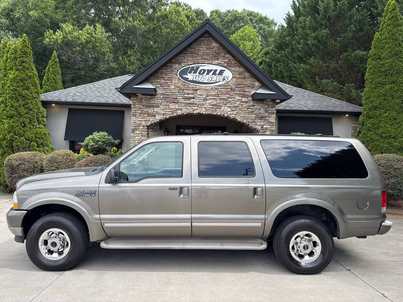 Used 2004 Ford Excursion Limited AWD/4WD image 1
