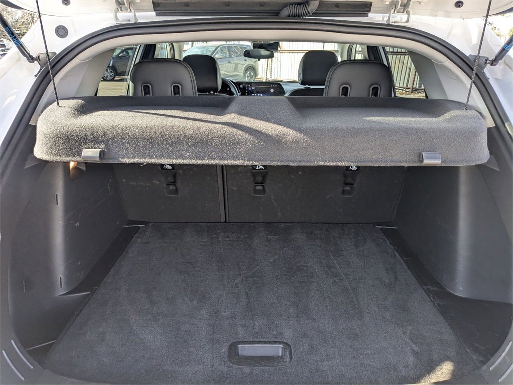 Used 2025 Chevrolet Trax LT w/ LT Convenience Package image 27