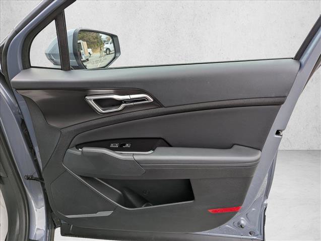 Used 2025 Kia Sportage EX image 24